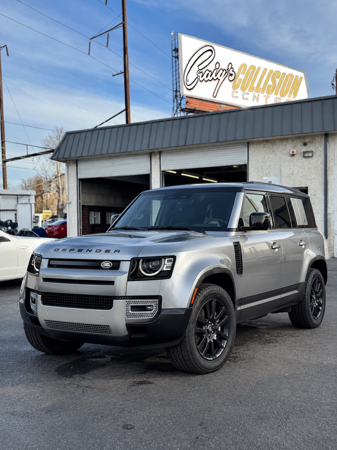 customer-with-auto-body-estimator-at-craigs-collision-center-philly-PA